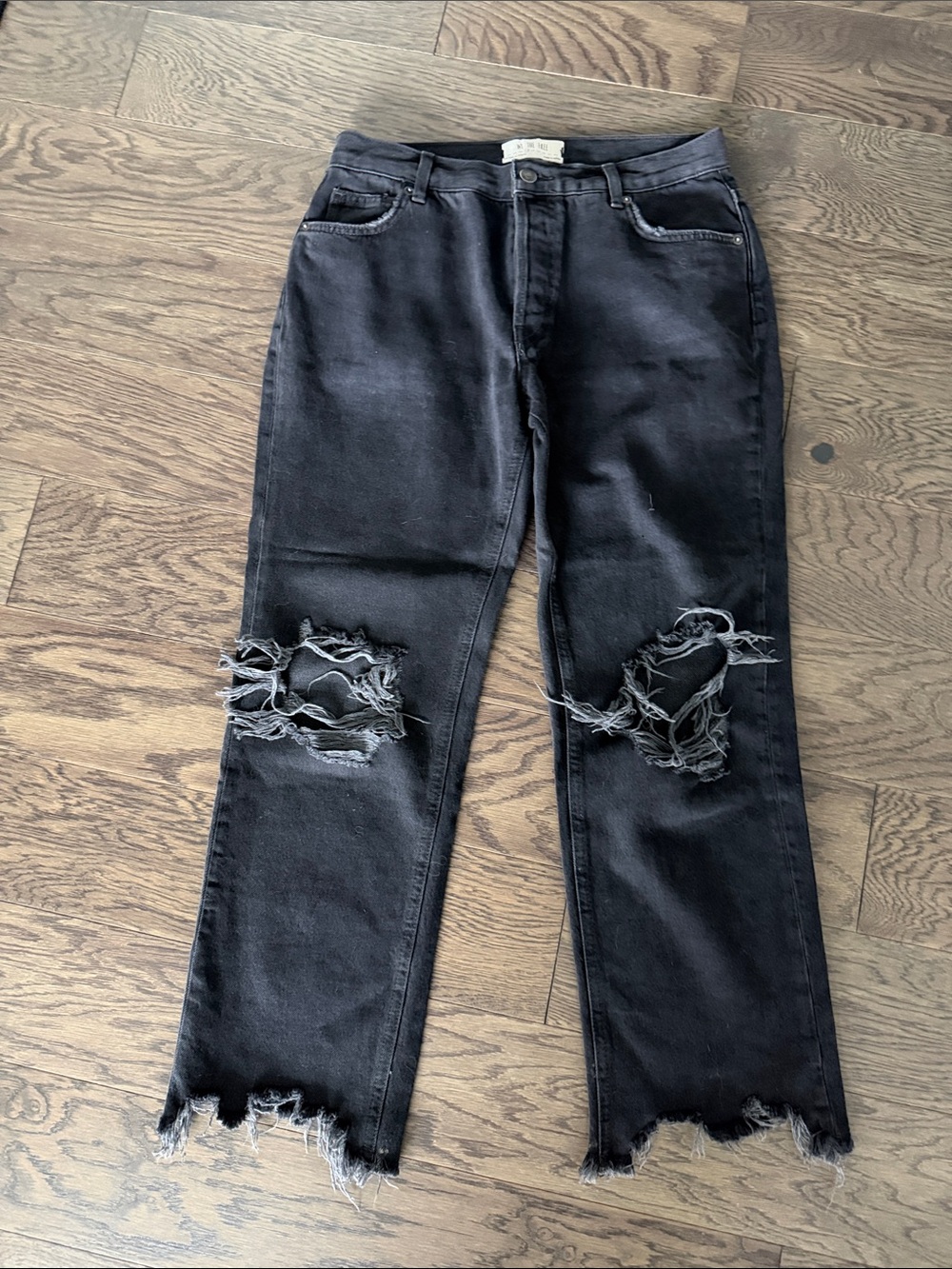 Black Distressed women’s Jeans - Ripped Knee Style
